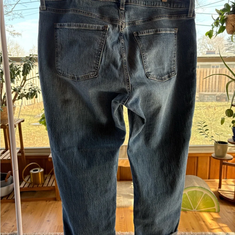 Women’s Old Navy Wow Boyfriend Blue Jeans - Picture 6 of 6